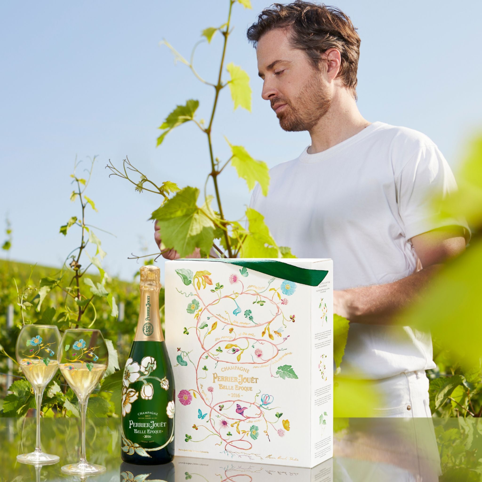 Perrier-Jouët Belle Epoque Champagne 2016 + 2 Glasses Set