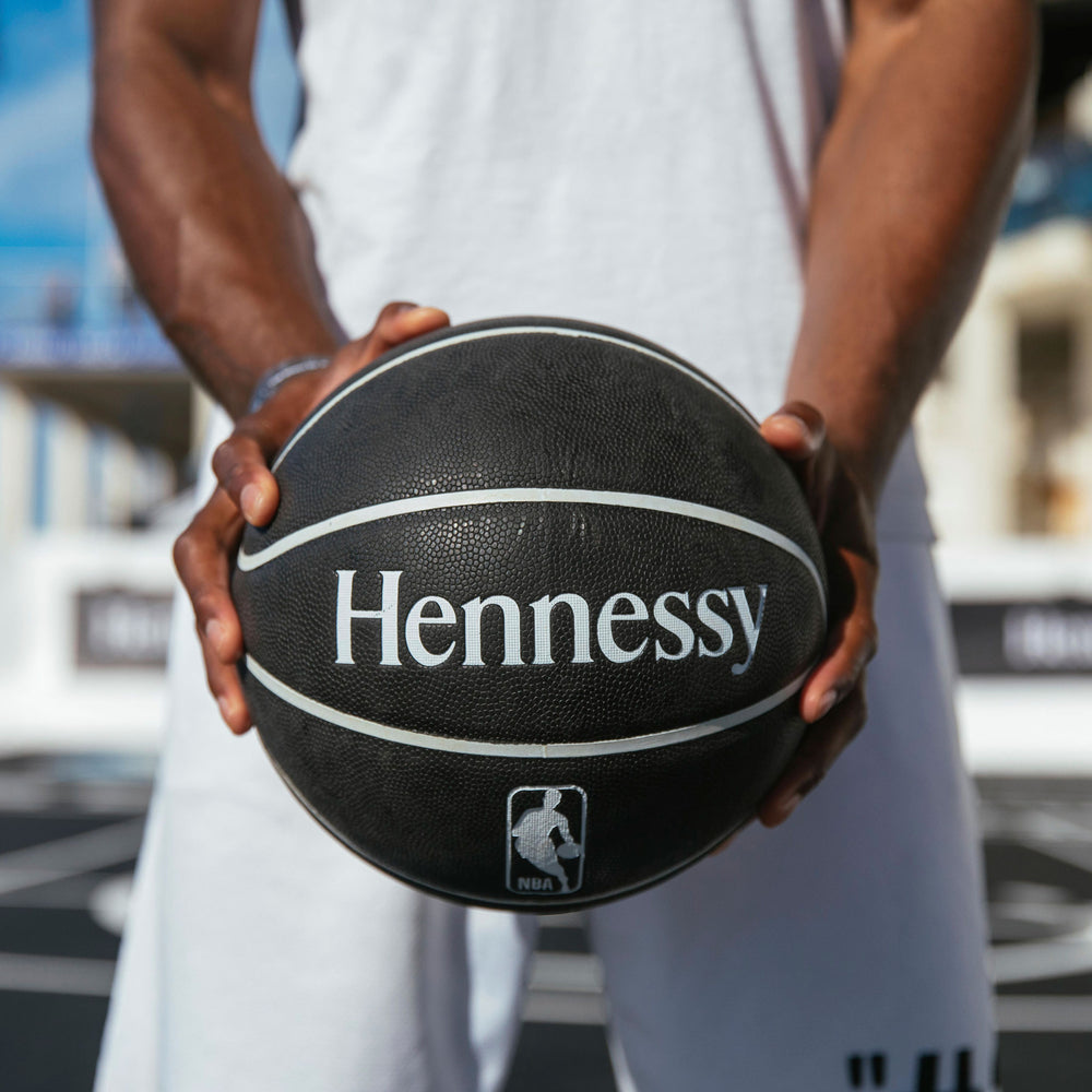 Hennessy V.S.O.P Cognac 2024 NBA Limited Edition 700ml