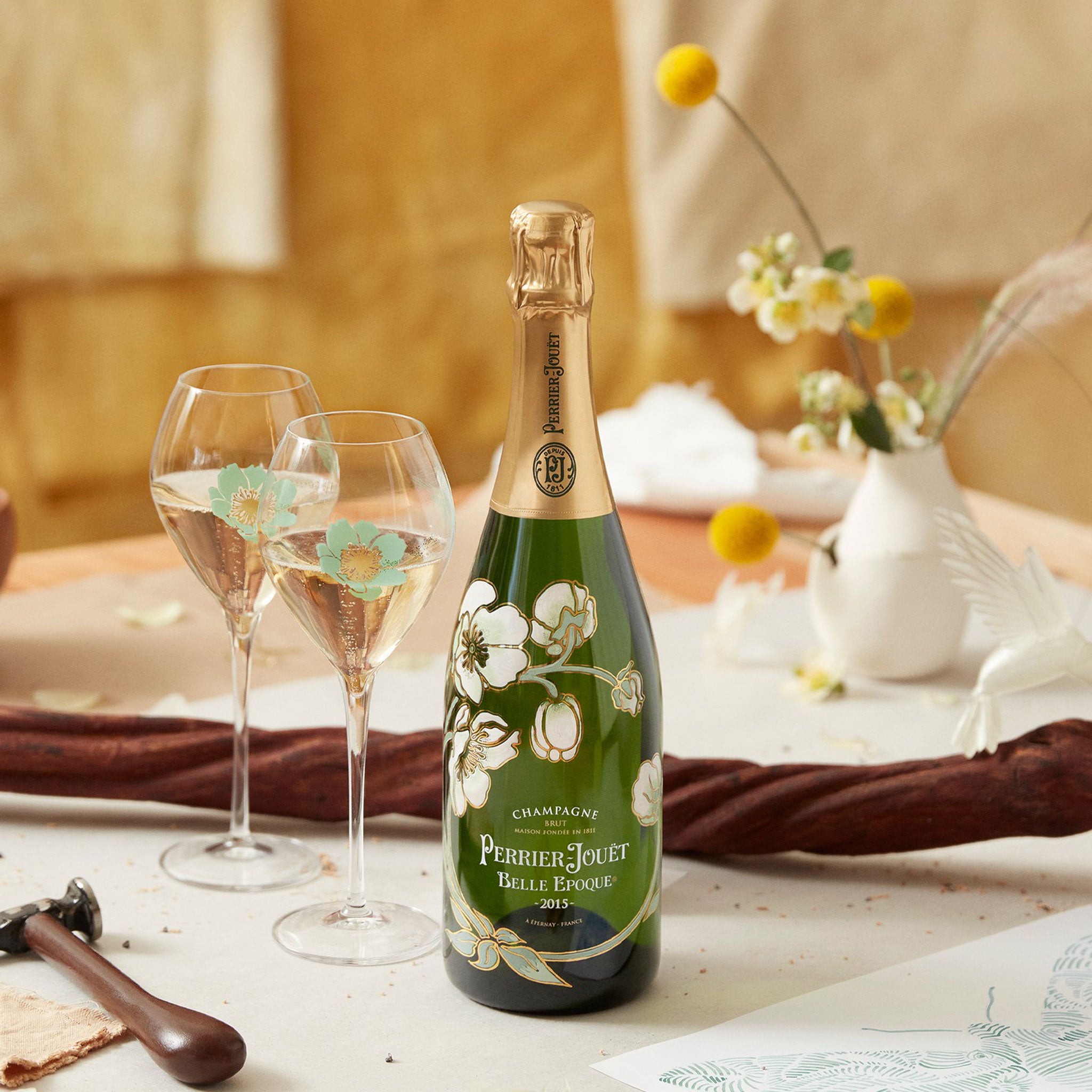 Perrier-Jouët Belle Epoque Champagne 2015 + 2 Glasses Set